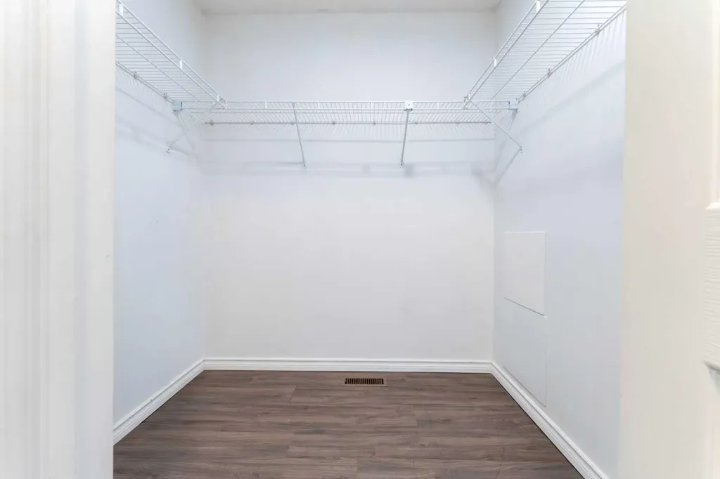 388 Sandarac Drive NW Calgary AB T3K 4E3