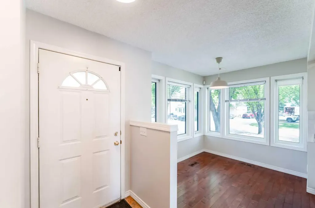 388 Sandarac Drive NW Calgary AB T3K 4E3