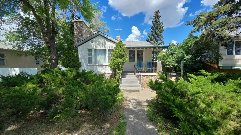 1815 1 Avenue N Lethbridge AB T1H 0A6
