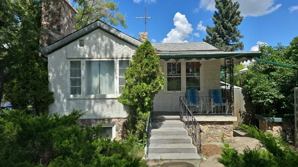 1815 1 Avenue N Lethbridge AB T1H 0A6