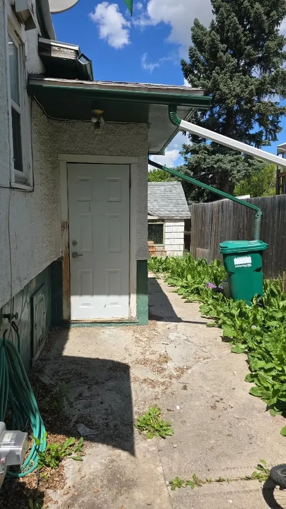 1815 1 Avenue N Lethbridge AB T1H 0A6