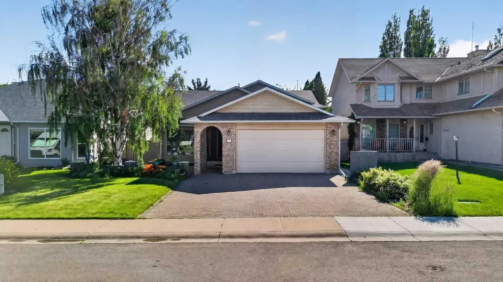 50 Sherwood Crescent W Lethbridge AB T1K 6G3