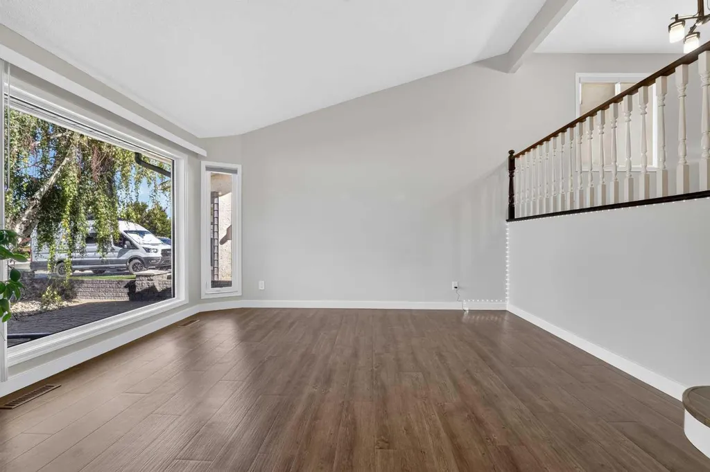 50 Sherwood Crescent W Lethbridge AB T1K 6G3