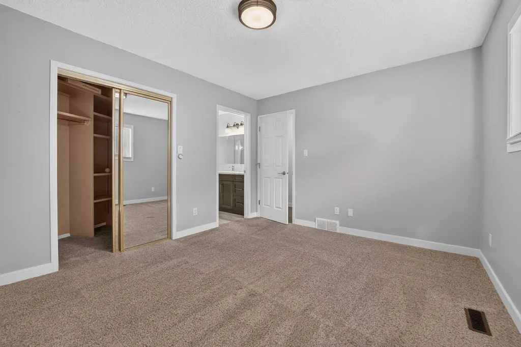 50 Sherwood Crescent W Lethbridge AB T1K 6G3