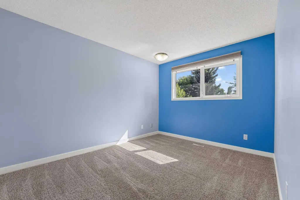 50 Sherwood Crescent W Lethbridge AB T1K 6G3