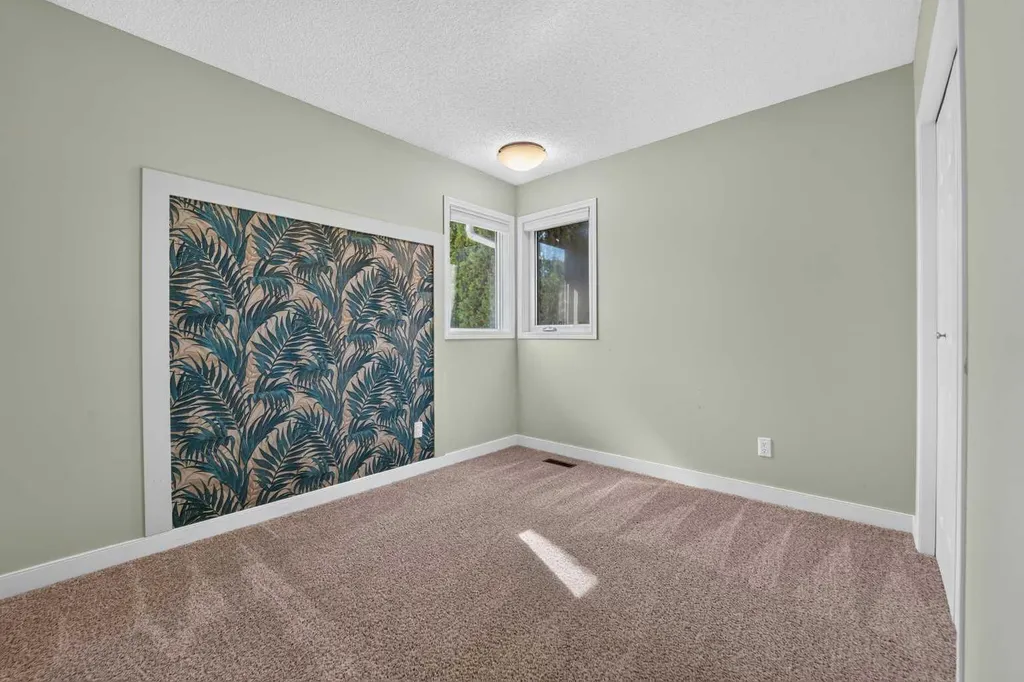 50 Sherwood Crescent W Lethbridge AB T1K 6G3