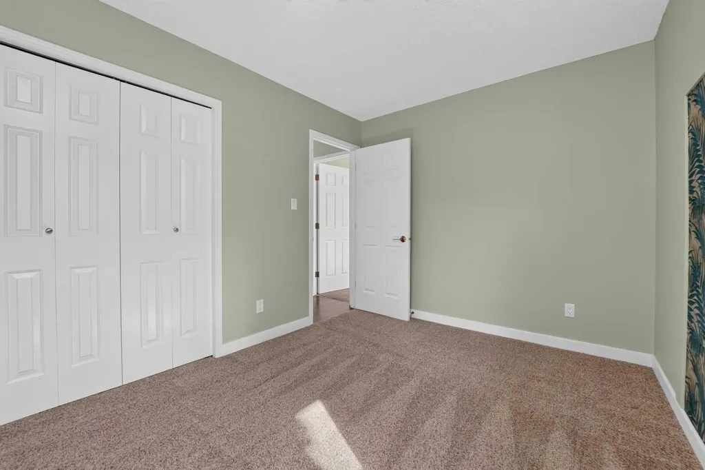 50 Sherwood Crescent W Lethbridge AB T1K 6G3