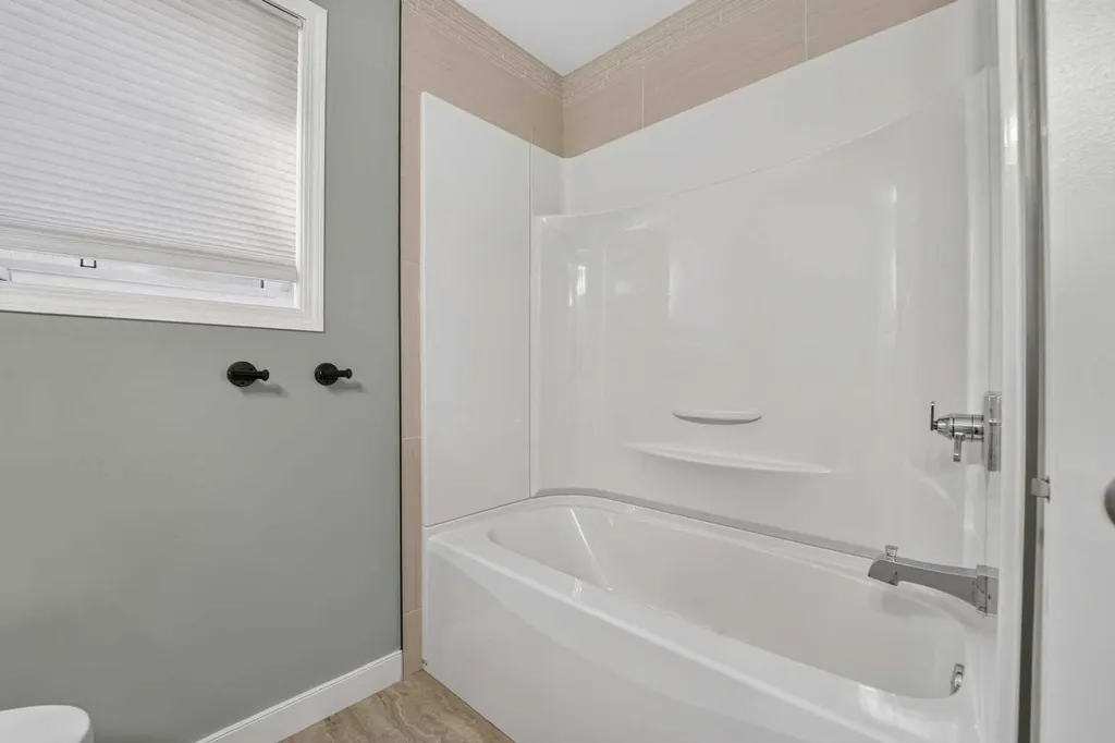 50 Sherwood Crescent W Lethbridge AB T1K 6G3