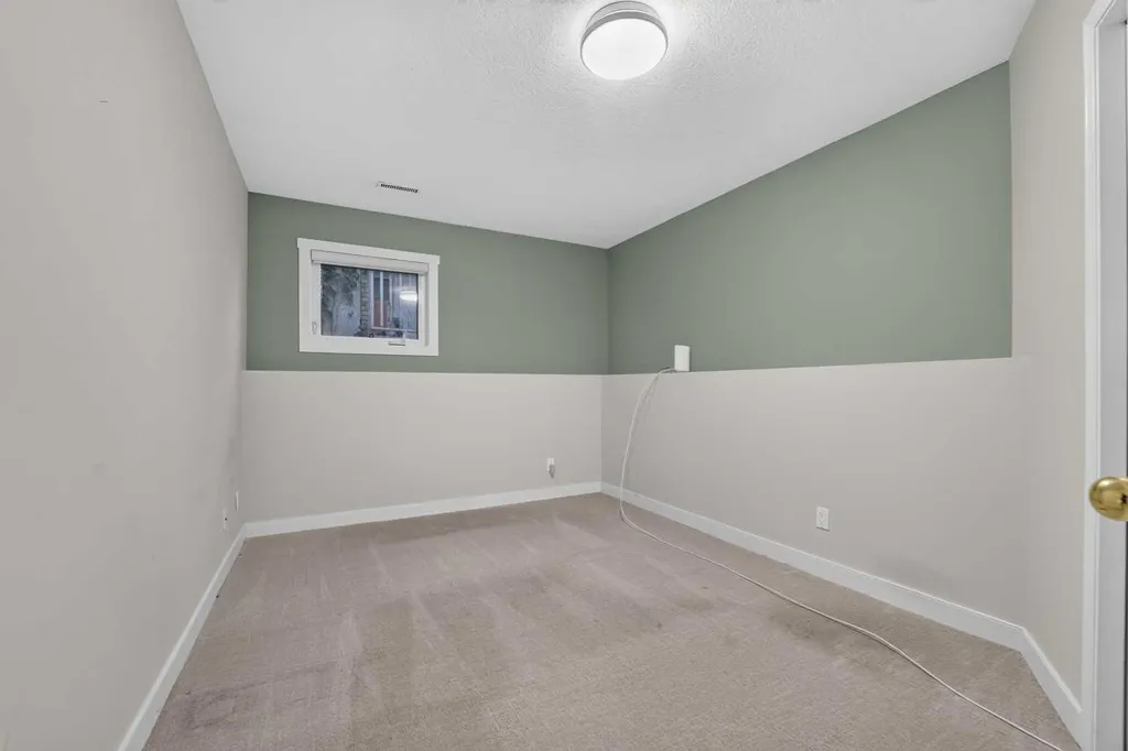50 Sherwood Crescent W Lethbridge AB T1K 6G3