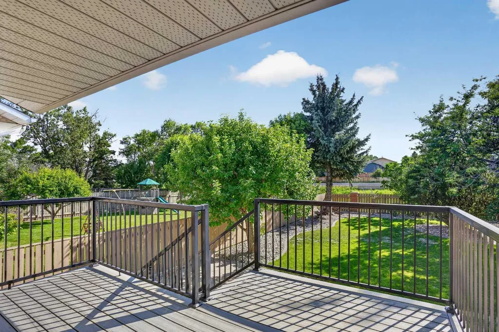50 Sherwood Crescent W Lethbridge AB T1K 6G3