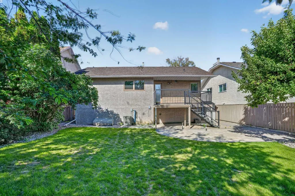 50 Sherwood Crescent W Lethbridge AB T1K 6G3