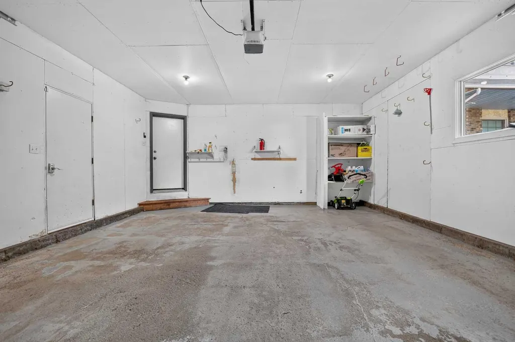 50 Sherwood Crescent W Lethbridge AB T1K 6G3