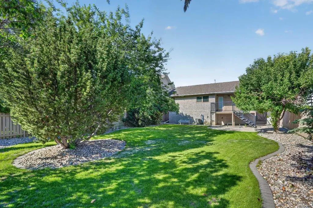 50 Sherwood Crescent W Lethbridge AB T1K 6G3