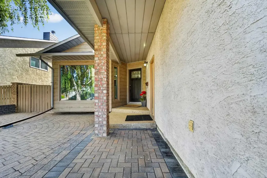 50 Sherwood Crescent W Lethbridge AB T1K 6G3