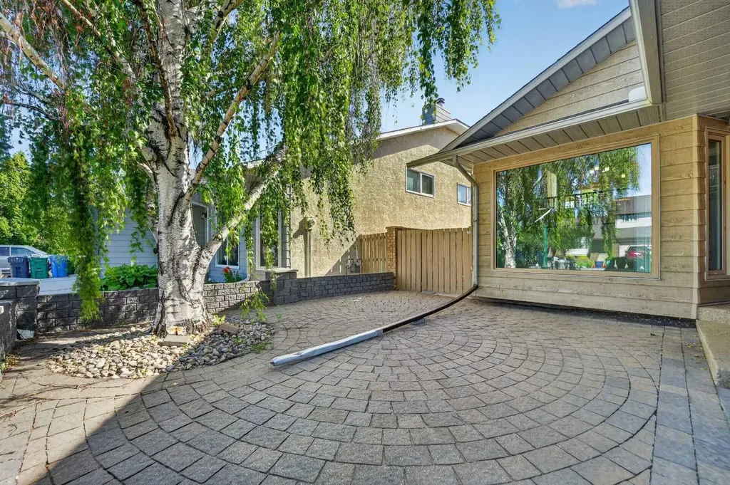 50 Sherwood Crescent W Lethbridge AB T1K 6G3