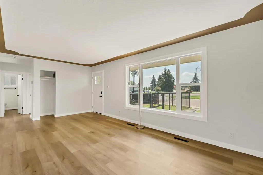 2711 Dunmore Road SE Medicine Hat AB T1A2A6
