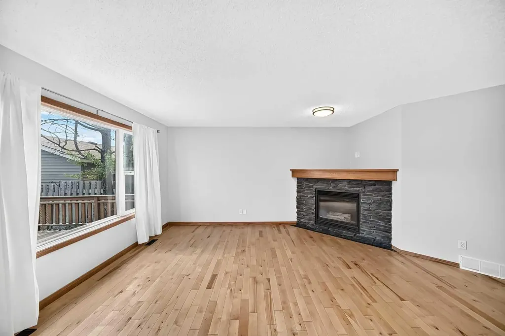 144 Covehaven Road NE Calgary AB T3K 5W7