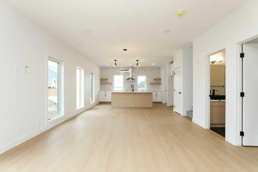 411 Caledonia Boulevard W Lethbridge AB T1J5W2