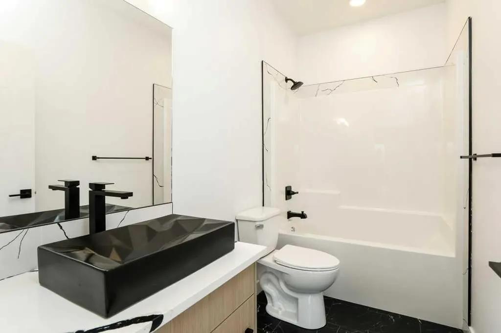 411 Caledonia Boulevard W Lethbridge AB T1J5W2