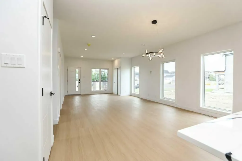 411 Caledonia Boulevard W Lethbridge AB T1J5W2