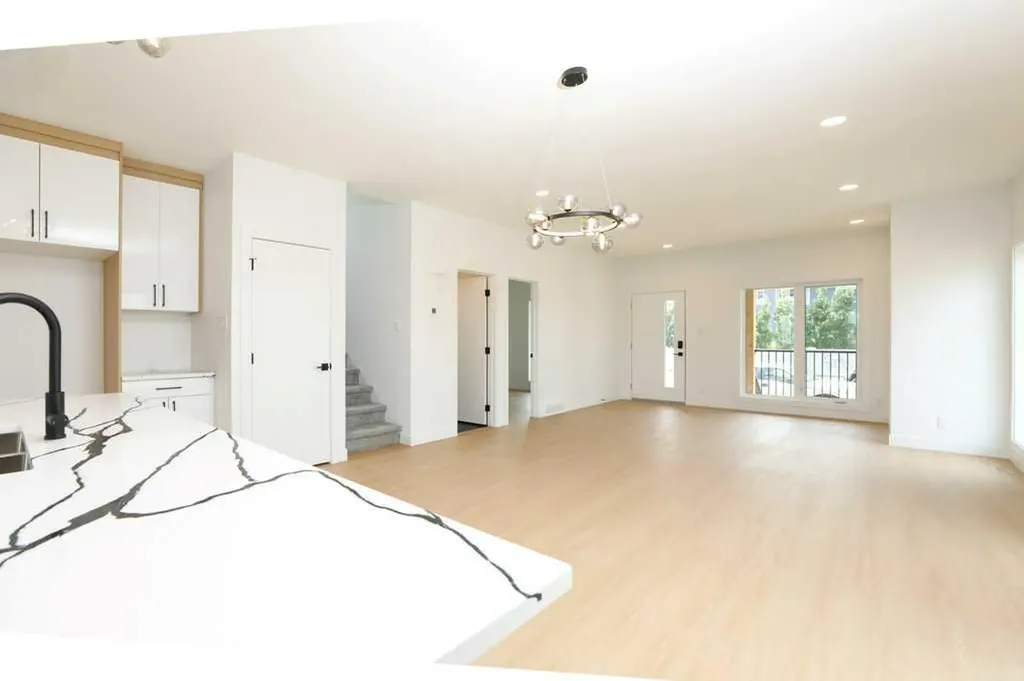 411 Caledonia Boulevard W Lethbridge AB T1J5W2