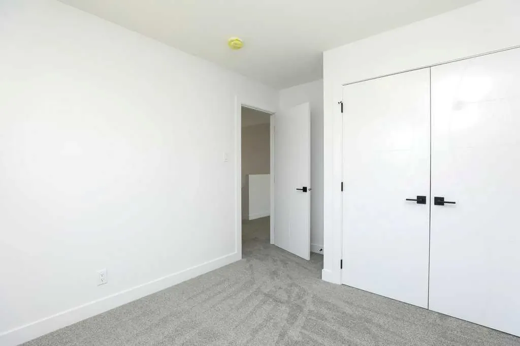411 Caledonia Boulevard W Lethbridge AB T1J5W2