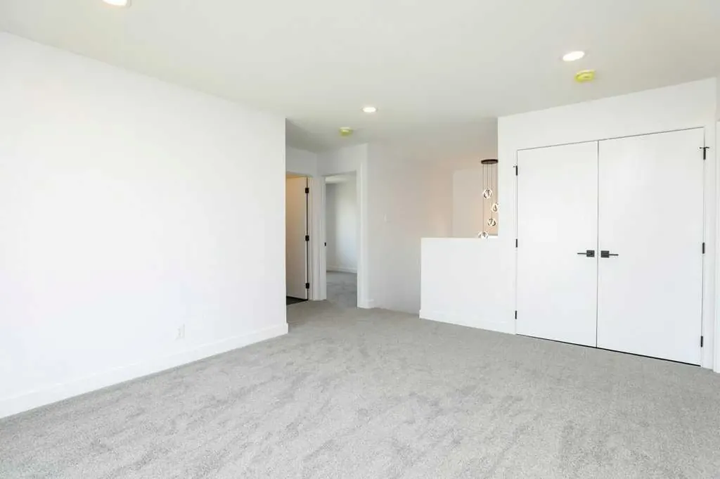 411 Caledonia Boulevard W Lethbridge AB T1J5W2