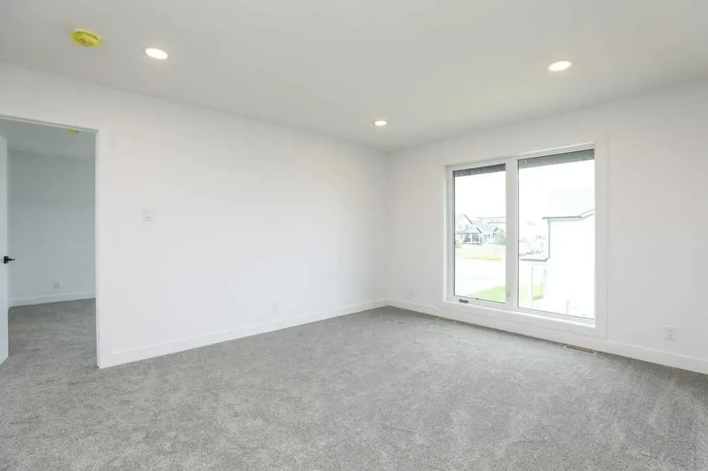 411 Caledonia Boulevard W Lethbridge AB T1J5W2