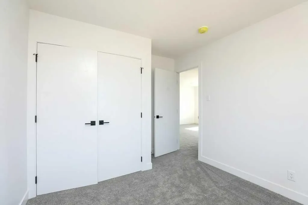 411 Caledonia Boulevard W Lethbridge AB T1J5W2