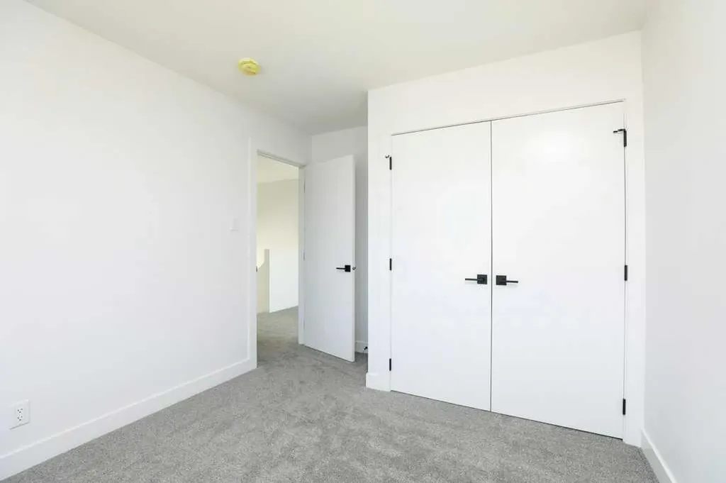 411 Caledonia Boulevard W Lethbridge AB T1J5W2