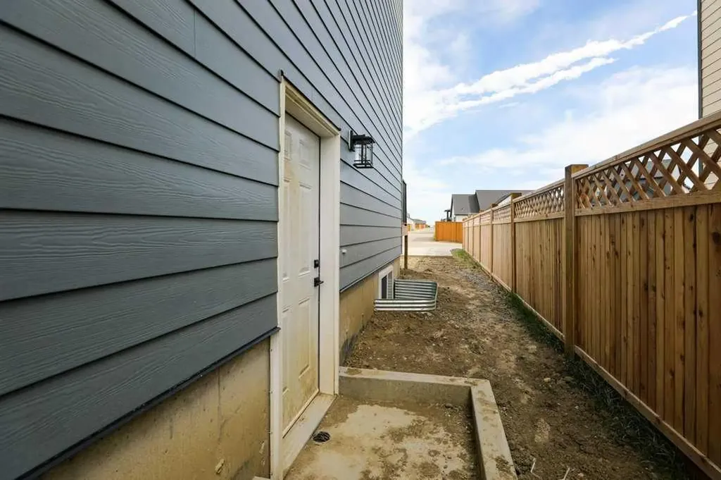 411 Caledonia Boulevard W Lethbridge AB T1J5W2