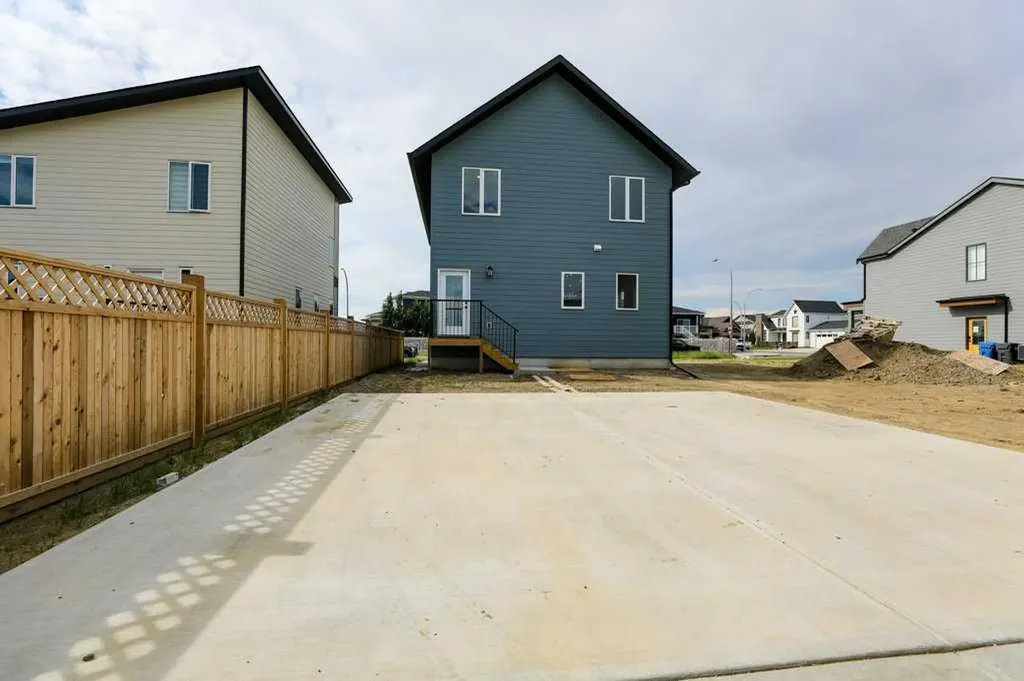 411 Caledonia Boulevard W Lethbridge AB T1J5W2
