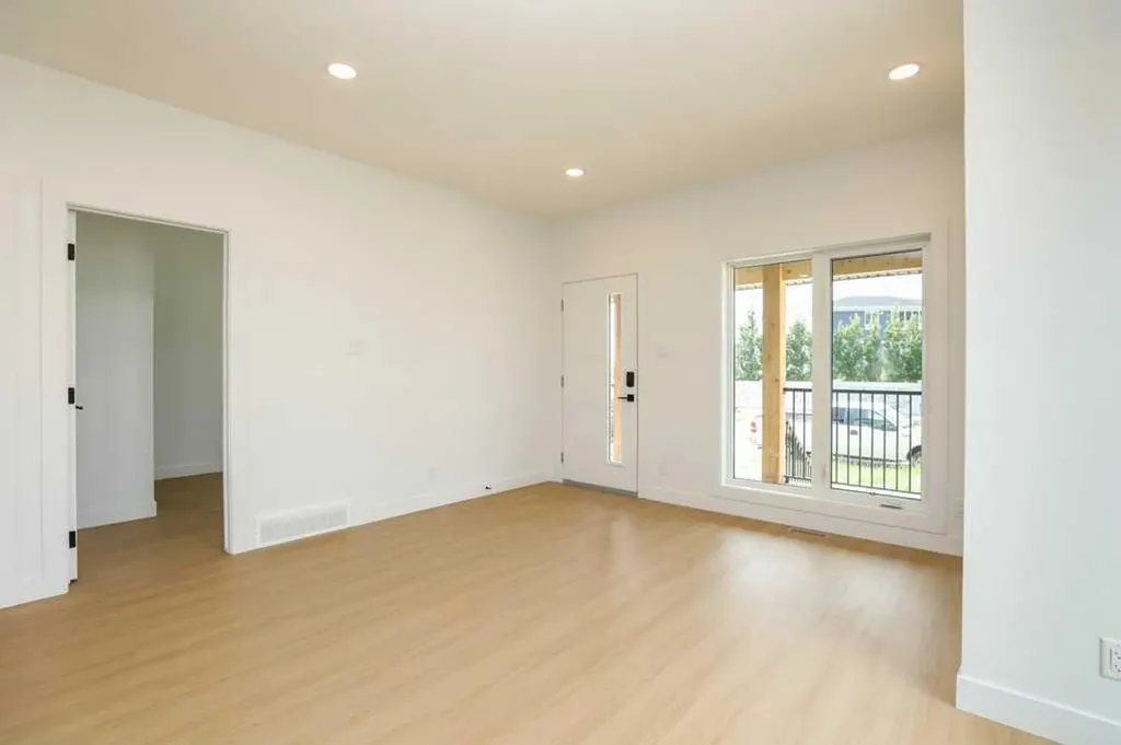 411 Caledonia Boulevard W Lethbridge AB T1J5W2