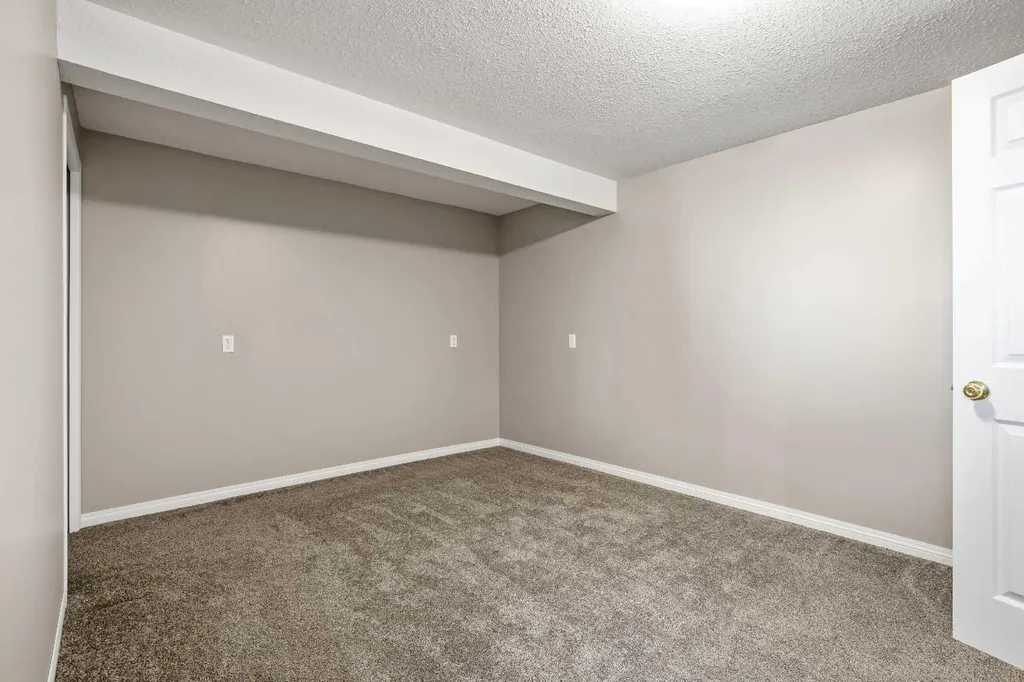 313 4 Street SW Diamond Valley AB T0L0H0