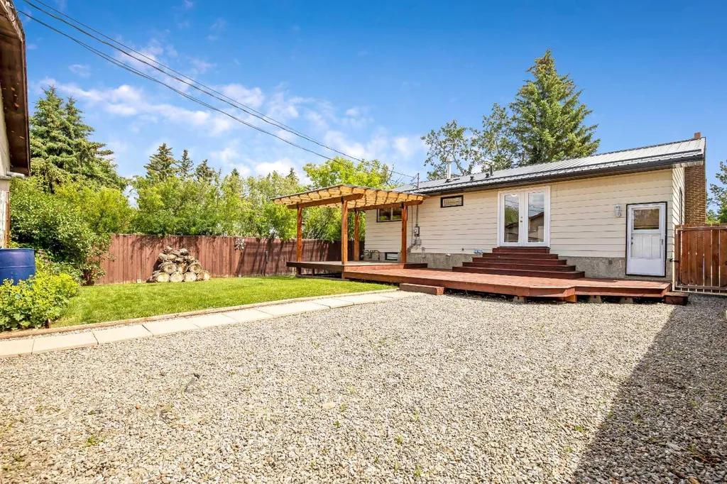 313 4 Street SW Diamond Valley AB T0L0H0
