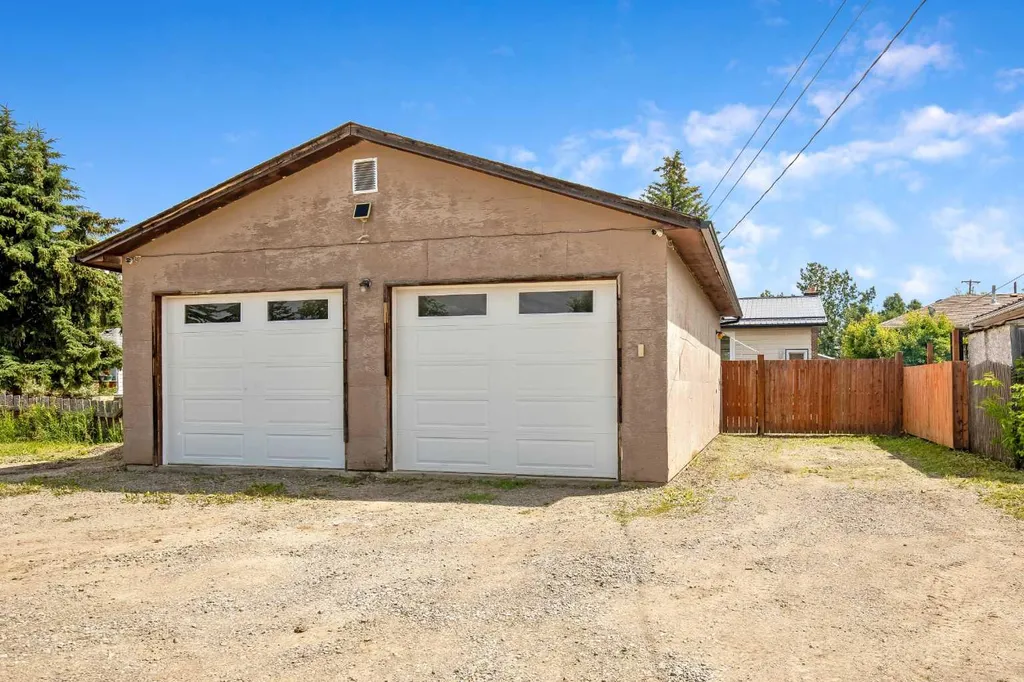313 4 Street SW Diamond Valley AB T0L0H0