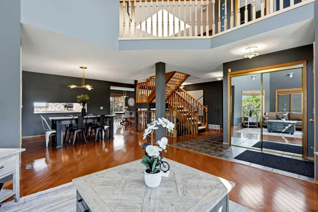 131 Edgebrook Circle NW Calgary AB T3A5A4