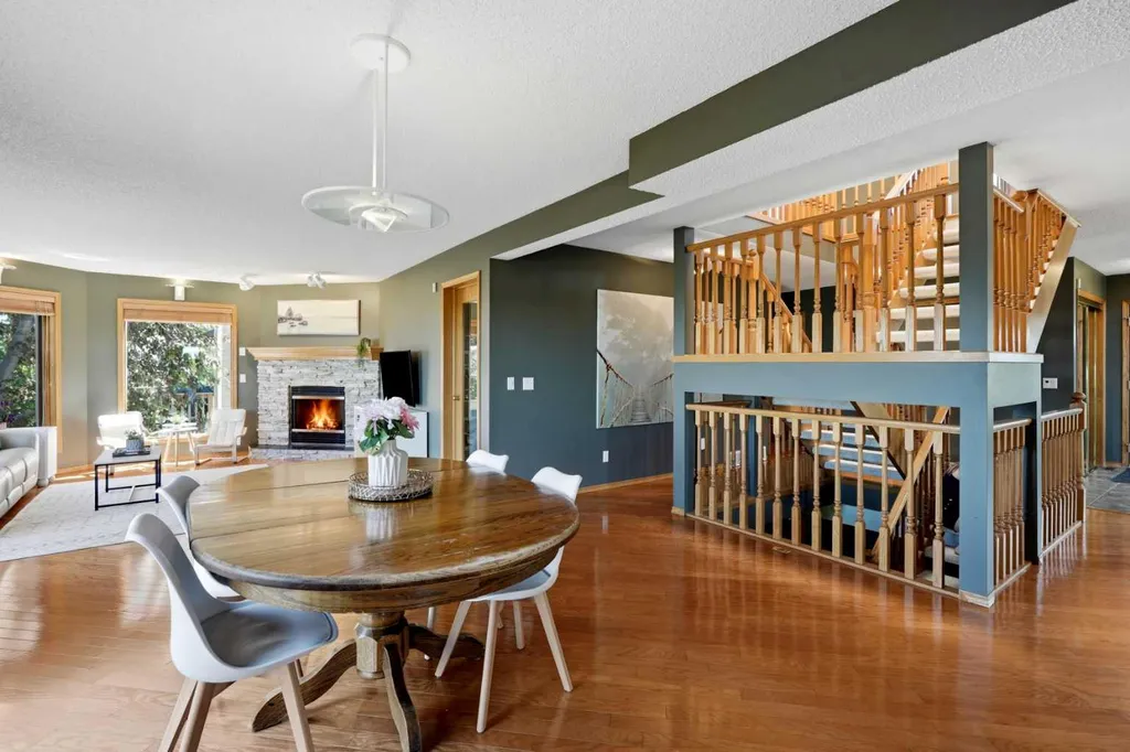 131 Edgebrook Circle NW Calgary AB T3A5A4