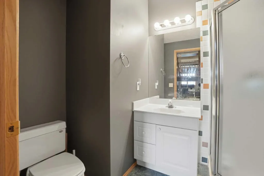 131 Edgebrook Circle NW Calgary AB T3A5A4