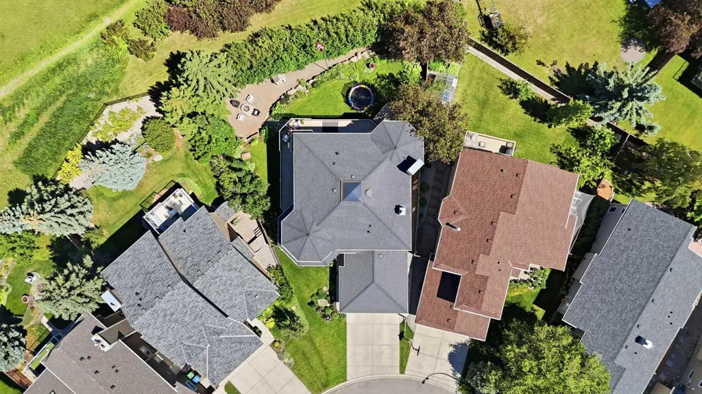 131 Edgebrook Circle NW Calgary AB T3A5A4