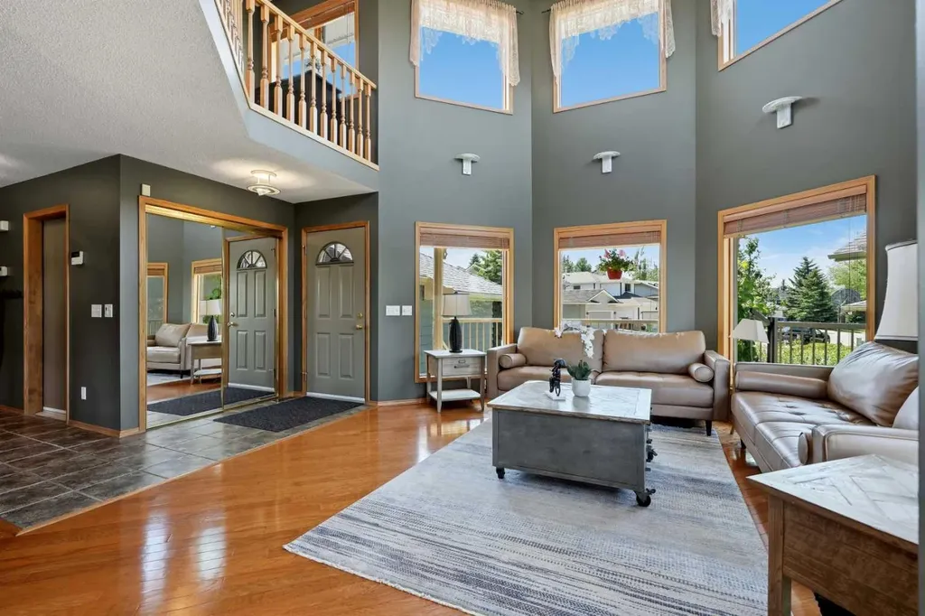 131 Edgebrook Circle NW Calgary AB T3A5A4