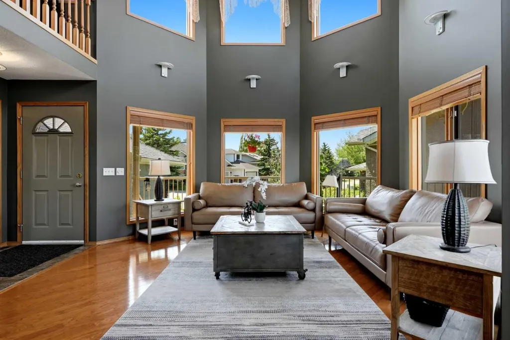 131 Edgebrook Circle NW Calgary AB T3A5A4