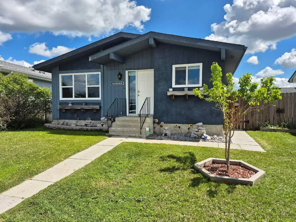 716 Bankview Drive Drumheller AB T0J0Y5