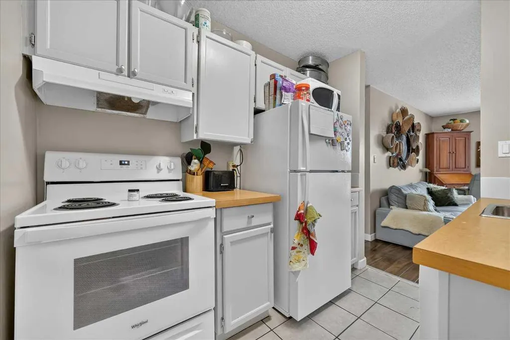 617 56 Avenue SW Calgary AB T2V 0G9