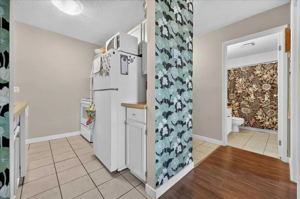 617 56 Avenue SW Calgary AB T2V 0G9