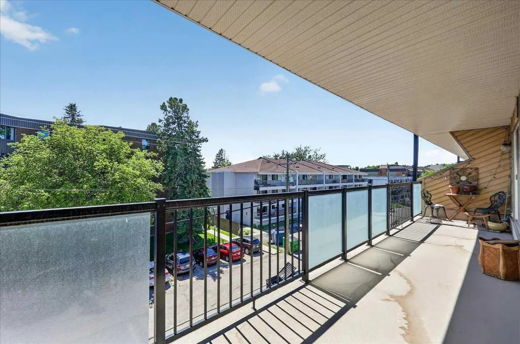 617 56 Avenue SW Calgary AB T2V 0G9