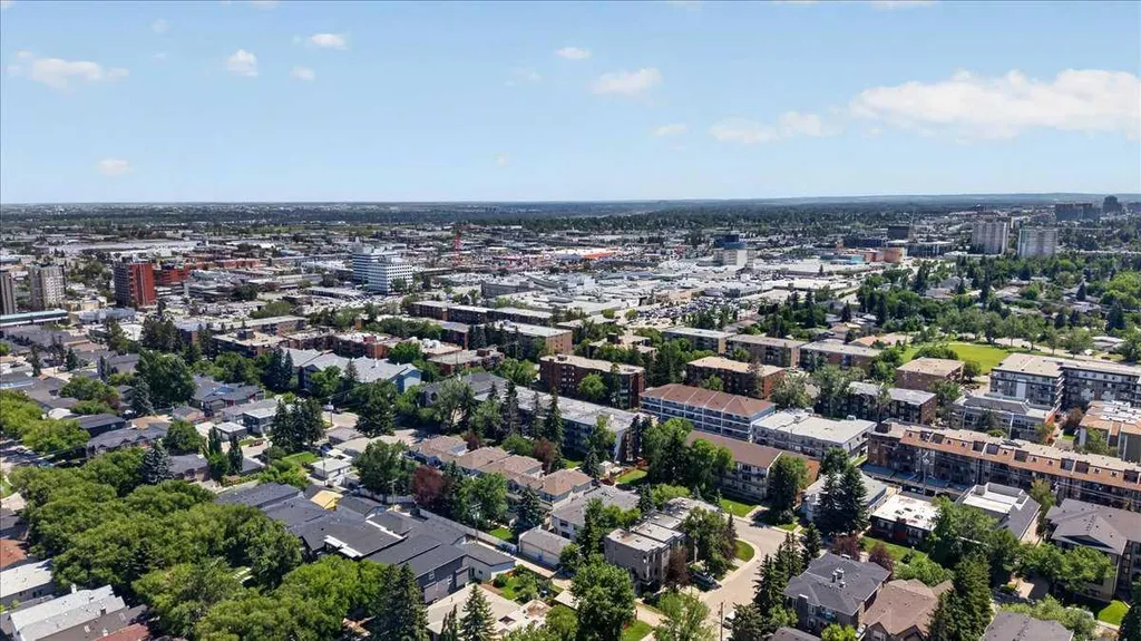 617 56 Avenue SW Calgary AB T2V 0G9