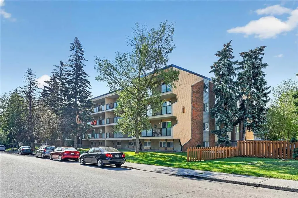 617 56 Avenue SW Calgary AB T2V 0G9