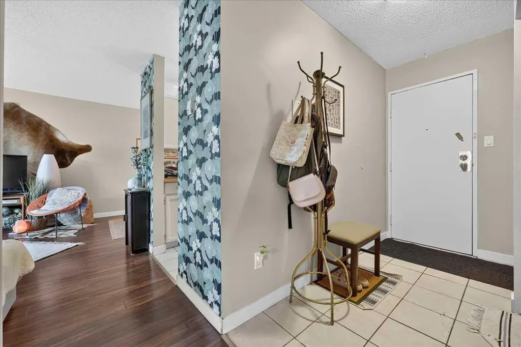 617 56 Avenue SW Calgary AB T2V 0G9