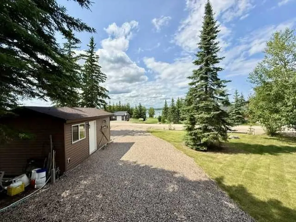 724 Spruce Street Lac Des Iles SK S0M 1A0
